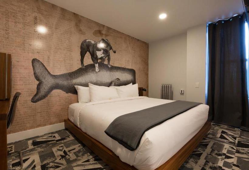 Crash Hotel Downtown Edmonton