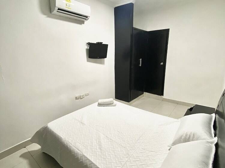 Hotel Estefanía Princess 84