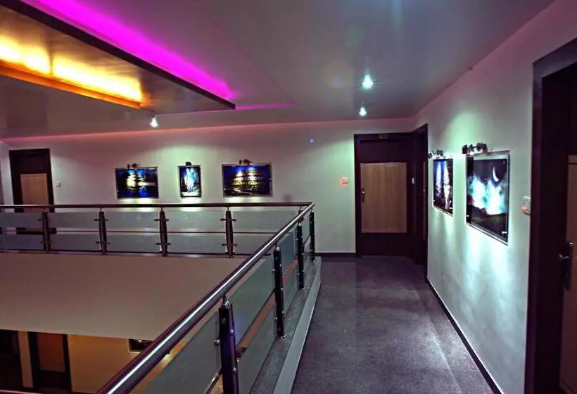 Hotel Merit