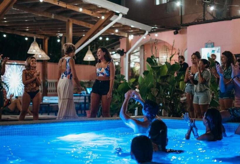 فندق Selina Santa Teresa North Hostel