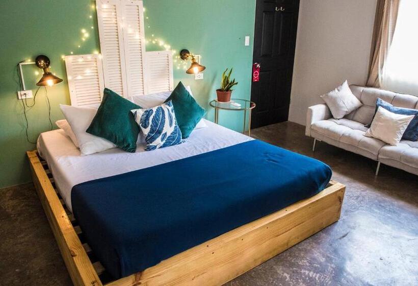 فندق Selina Santa Teresa North Hostel