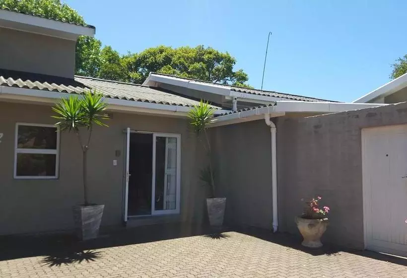 هاستل George Backpackers