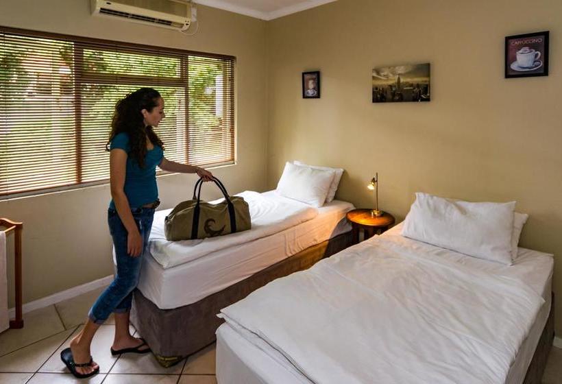 הוסטל George Backpackers