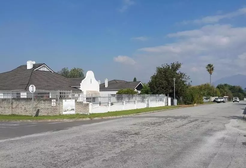 هاستل George Backpackers