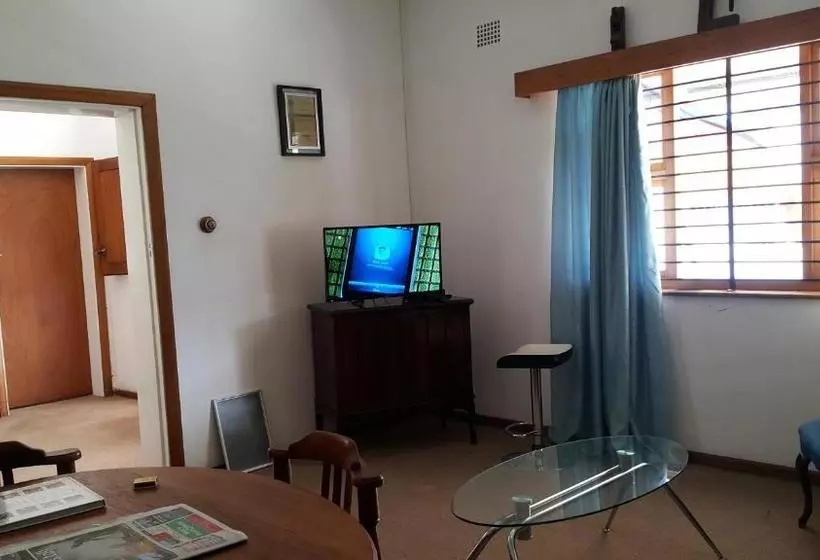 هاستل George Backpackers