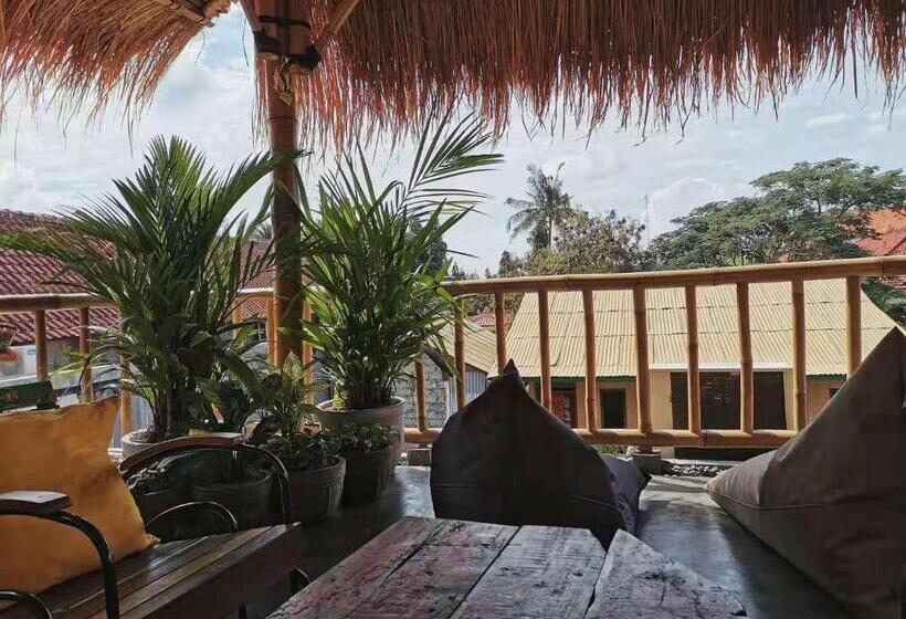 旅馆 Nuka Beach Inn