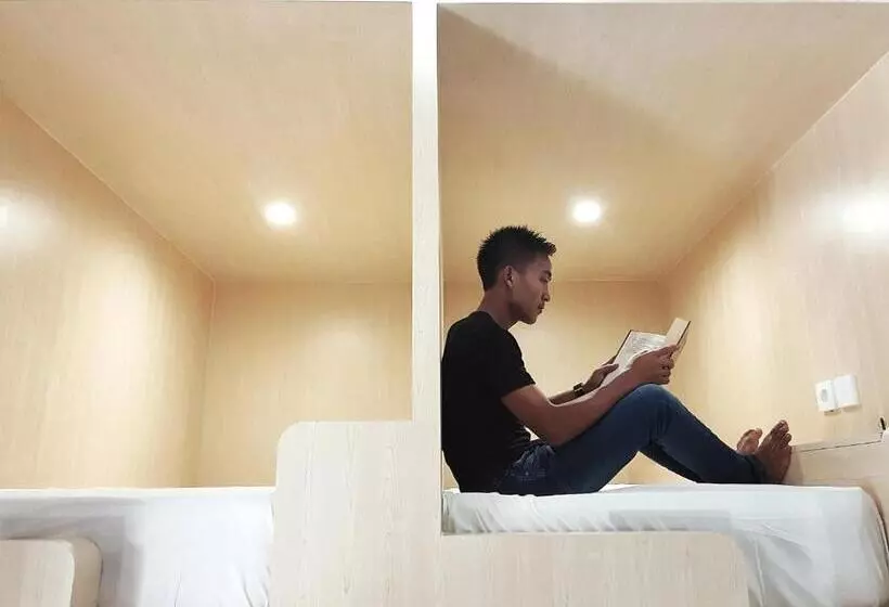 Hostel Nuka Beach Inn