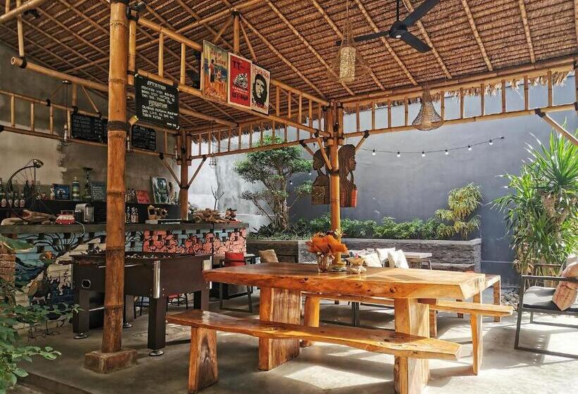 旅馆 Nuka Beach Inn