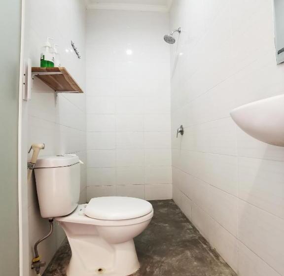 旅馆 Nuka Beach Inn