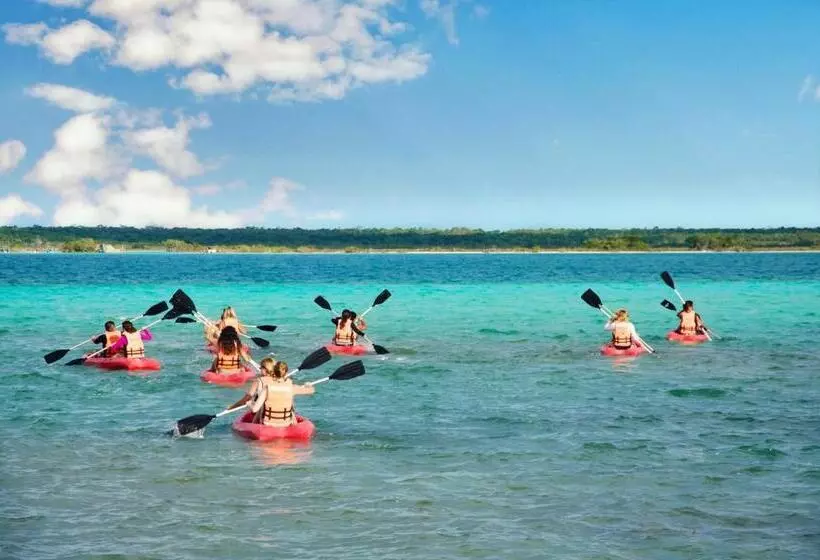 Albergue The Yak Lake House Hostal - Bacalar