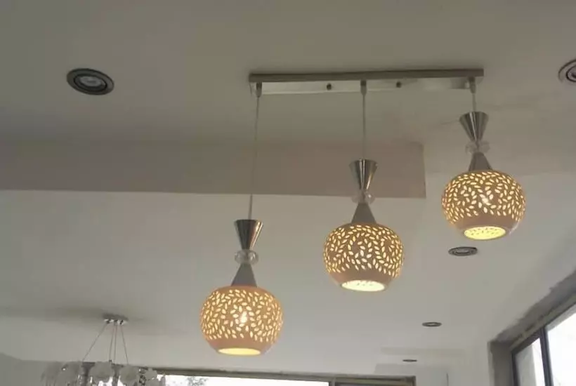 تختخواب و صبحانه First Avenue Guest House