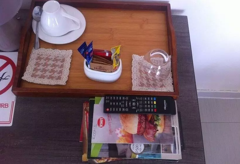 تختخواب و صبحانه First Avenue Guest House