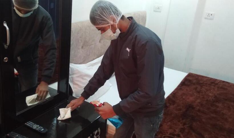 酒店 Budget Friendly Metro Regency