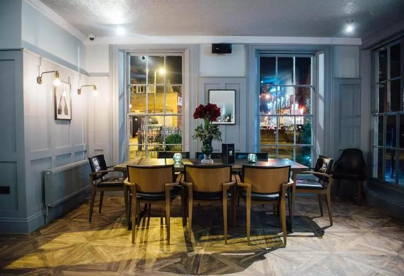 Hotelli Banyers House