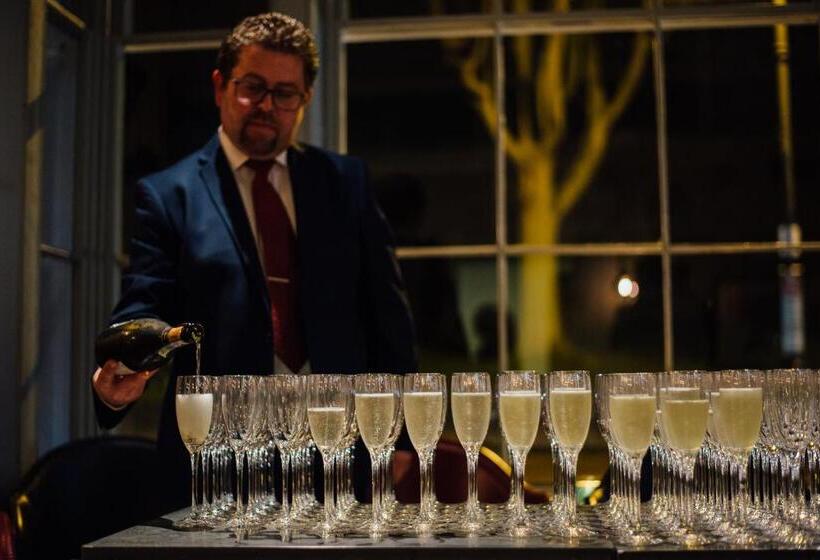 호텔 Banyers House