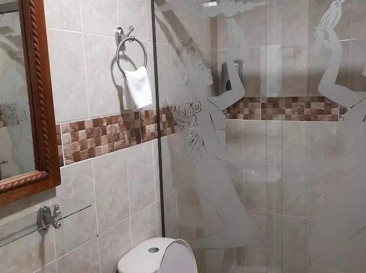 Hotelli Hollywood Paradise Zf