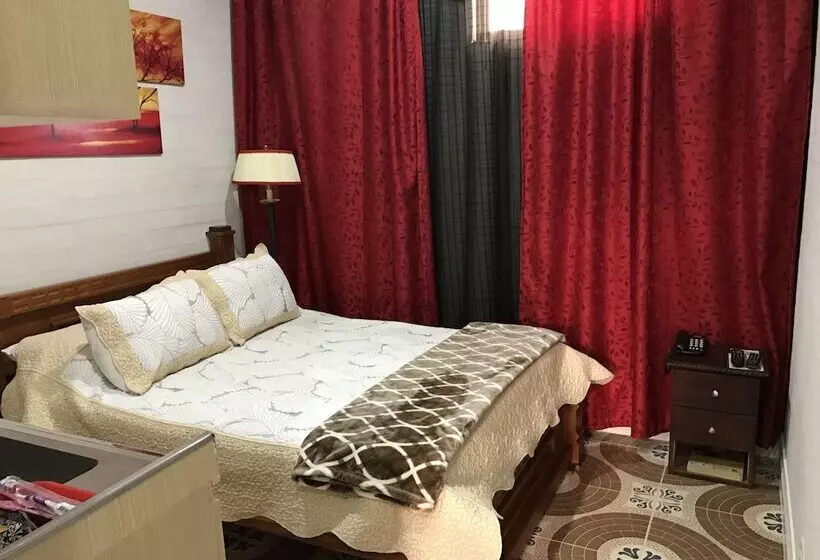 Hotelli Hollywood Paradise Zf