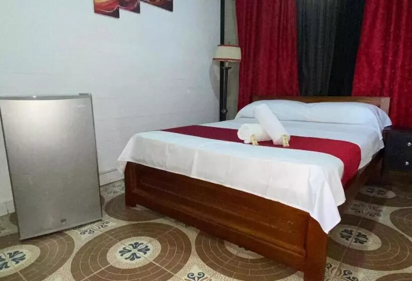 Hotelli Hollywood Paradise Zf