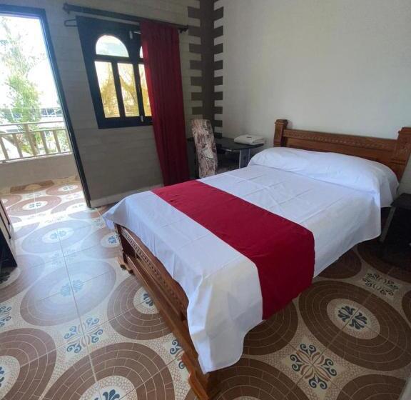 בית מלון כפרי Hollywood Paradise Zf