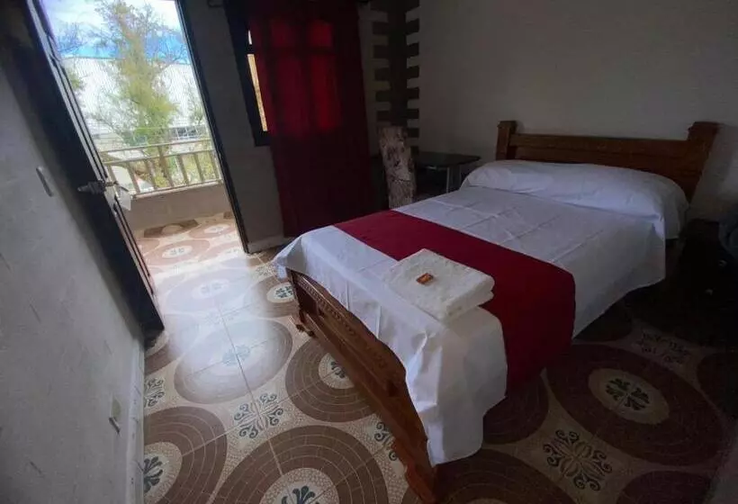 Hotelli Hollywood Paradise Zf