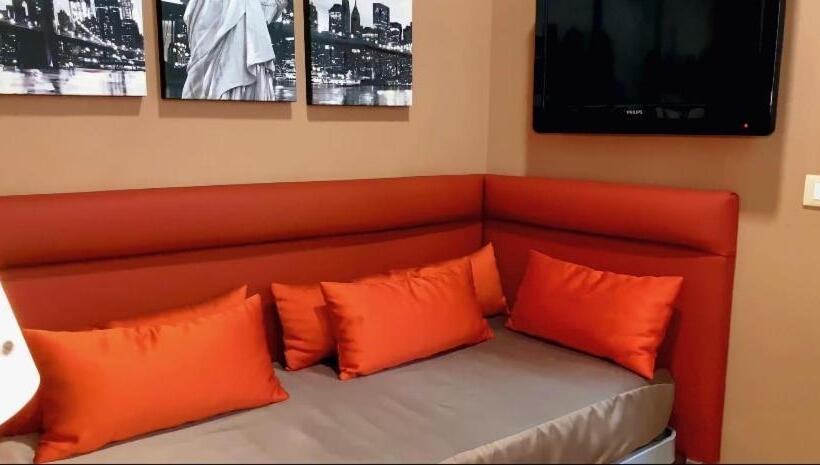 Bed and Breakfast Halex Room&food