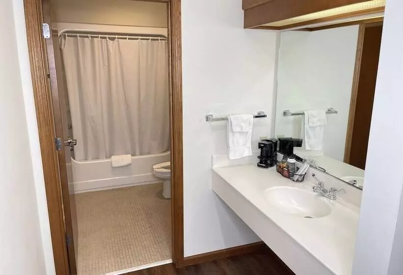 Hotelli Farmstead Inn And Conference Center