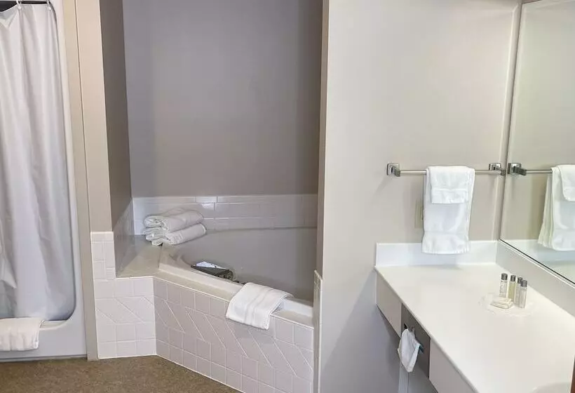 Hotelli Farmstead Inn And Conference Center