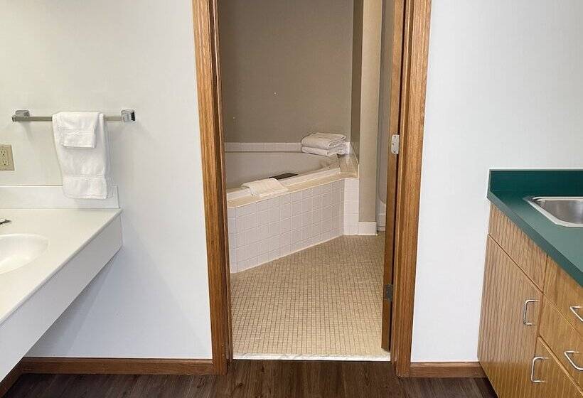 Отель Farmstead Inn And Conference Center