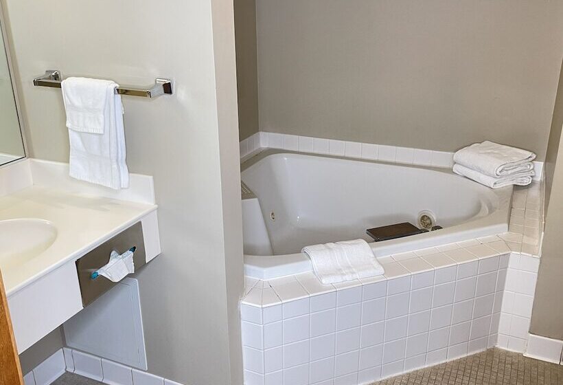 Отель Farmstead Inn And Conference Center