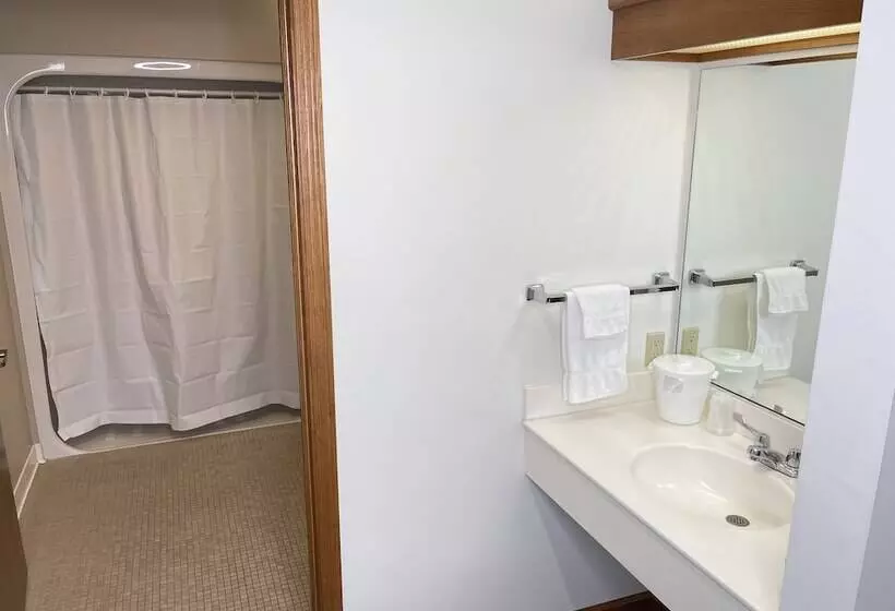 Hotelli Farmstead Inn And Conference Center