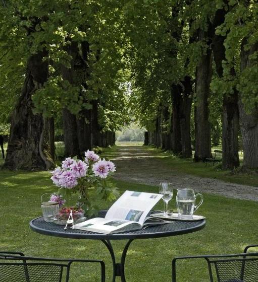 Отель Hostellerie De La Commanderie