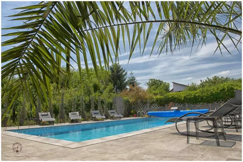 Hotelli Pensiunea Nora Prestige