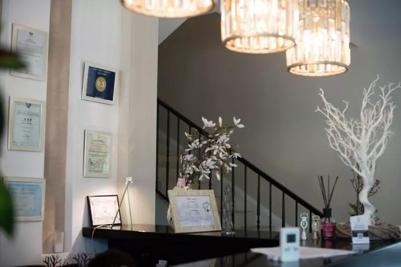 Hotelli Pensiunea Nora Prestige