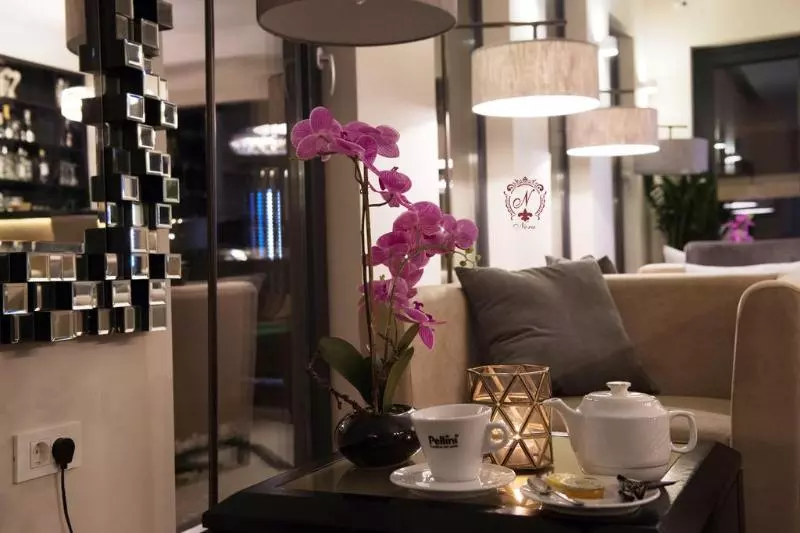 Hotelli Pensiunea Nora Prestige