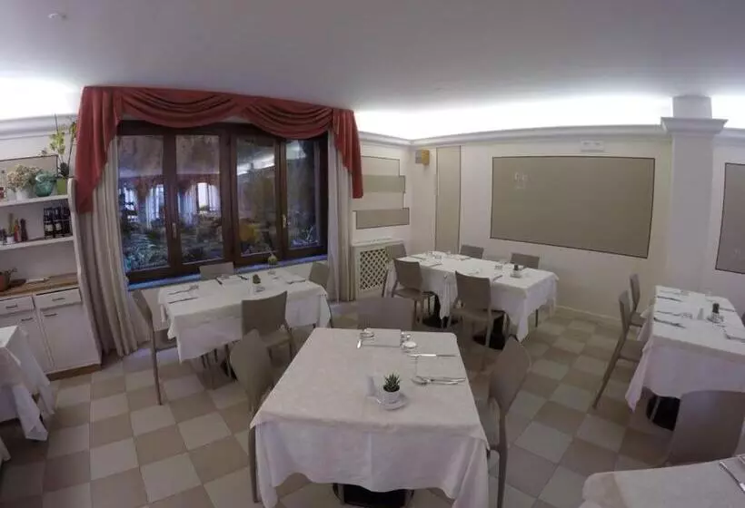 ホテル Ristorante Centrale