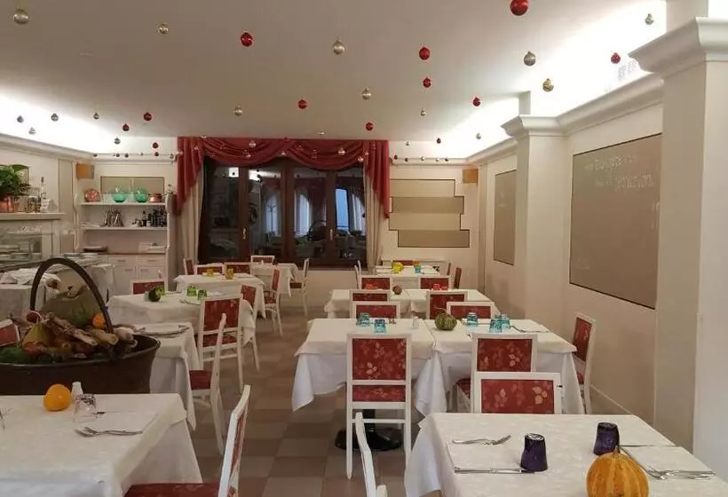 ホテル Ristorante Centrale