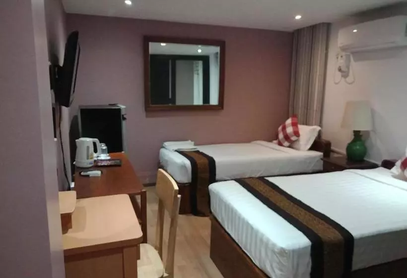 هتل The Varsity House Inn & Serviced Apartments