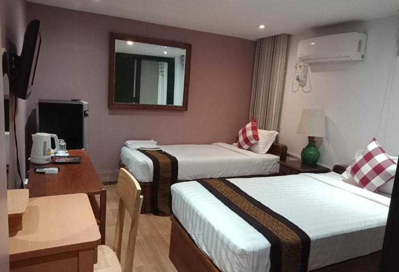 هتل The Varsity House Inn & Serviced Apartments