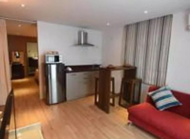 هتل The Varsity House Inn & Serviced Apartments