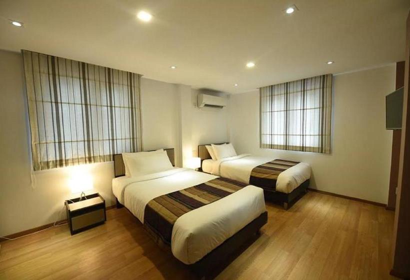هتل The Varsity House Inn & Serviced Apartments