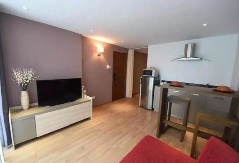 هتل The Varsity House Inn & Serviced Apartments