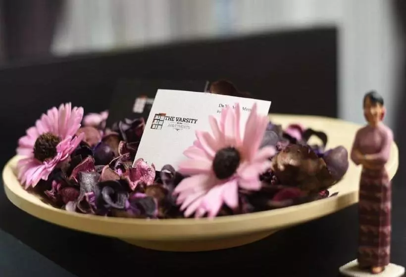 هتل The Varsity House Inn & Serviced Apartments