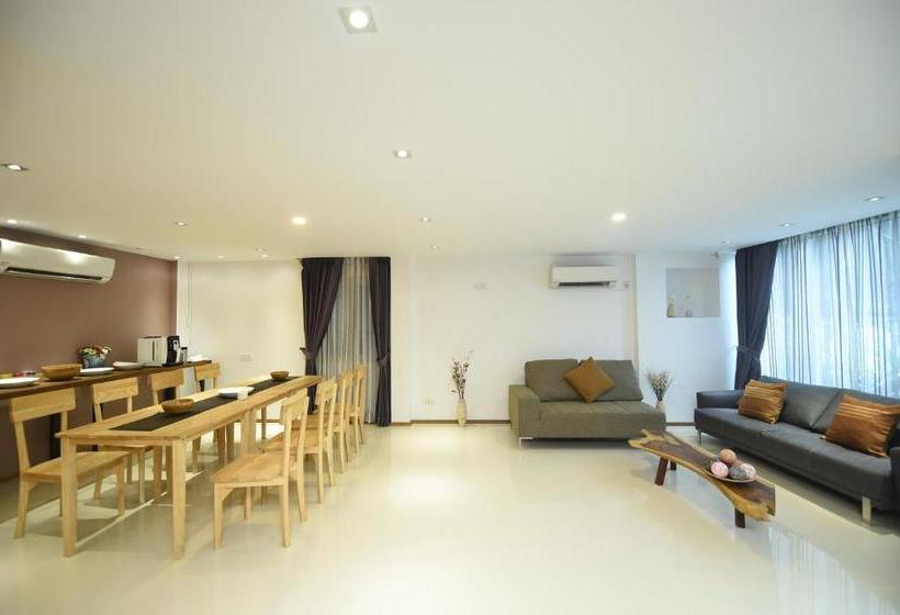 هتل The Varsity House Inn & Serviced Apartments