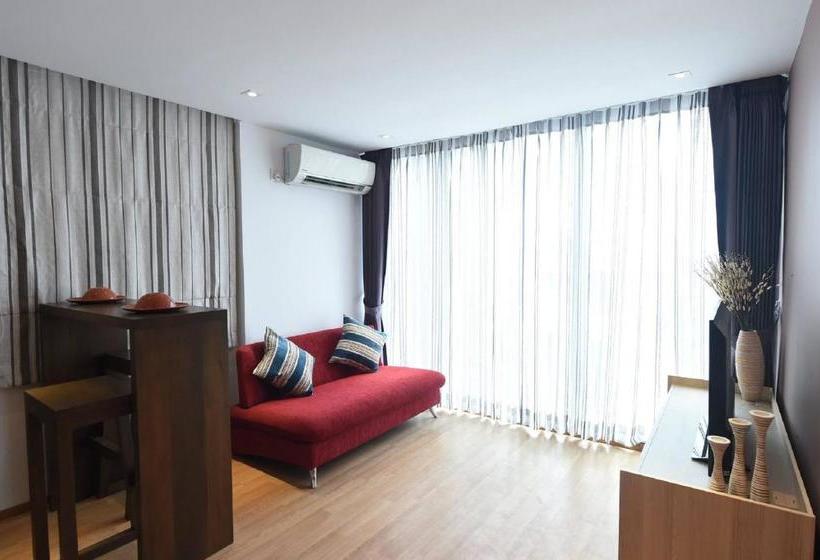 هتل The Varsity House Inn & Serviced Apartments