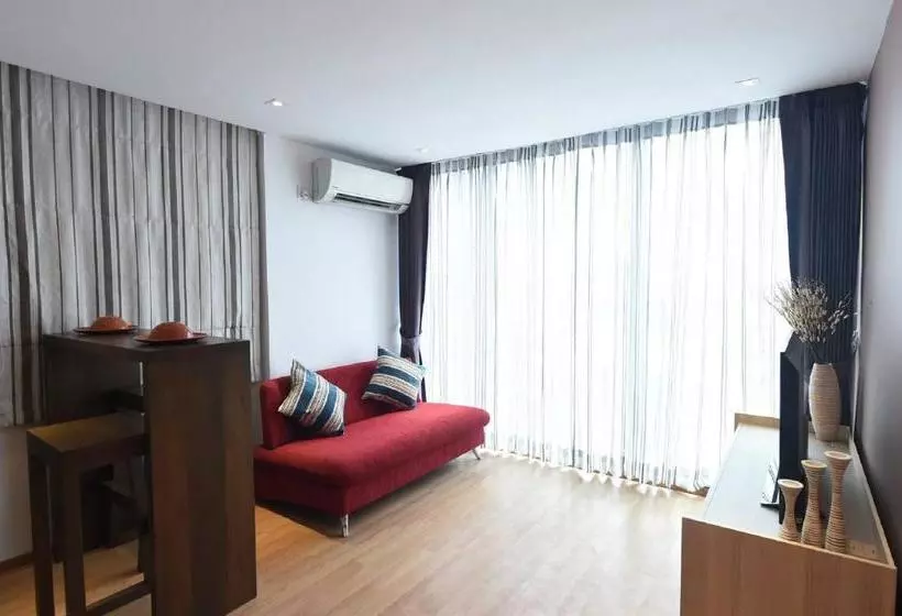 هتل The Varsity House Inn & Serviced Apartments