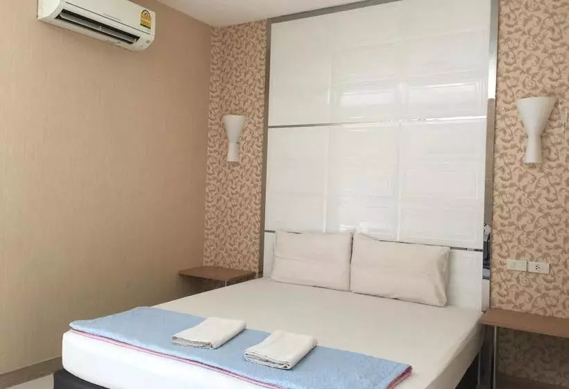 هتل Veerakit Grand