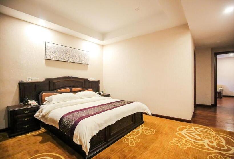 New Knight Royal Hotel Airport And International Resort