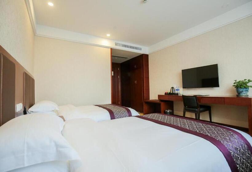 New Knight Royal Hotel Airport And International Resort