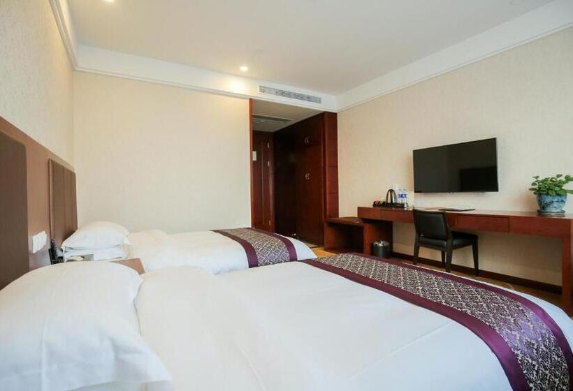 New Knight Royal Hotel Airport And International Resort