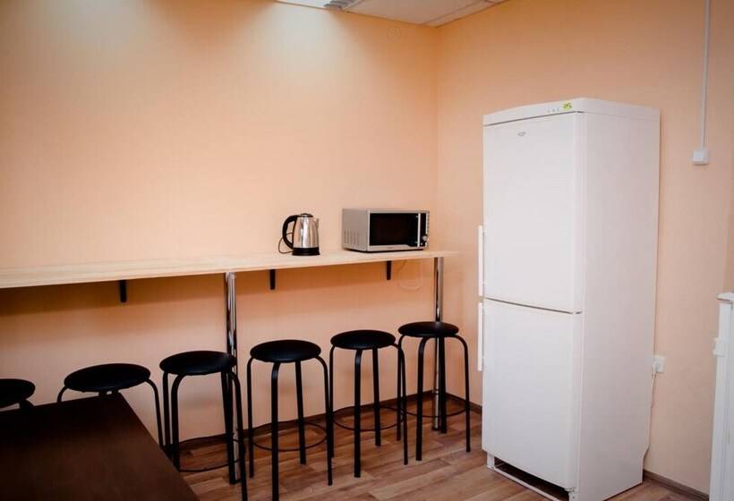 Potter Globus   Hostel